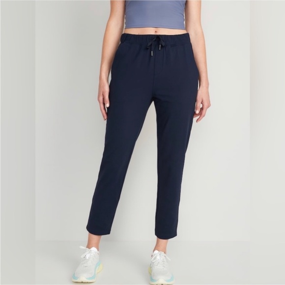 Old Navy High-Waisted StretchTech Cropped Tapered Pants, Medium, Navy - Picture 2 of 9